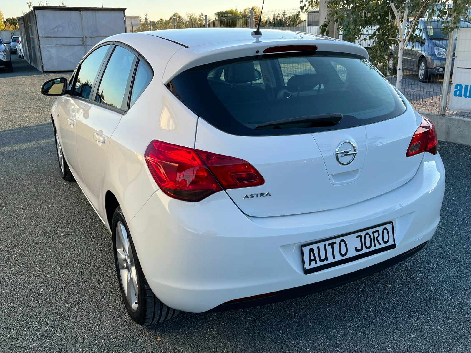 Opel Astra 1.4i-100k.c. - изображение 3