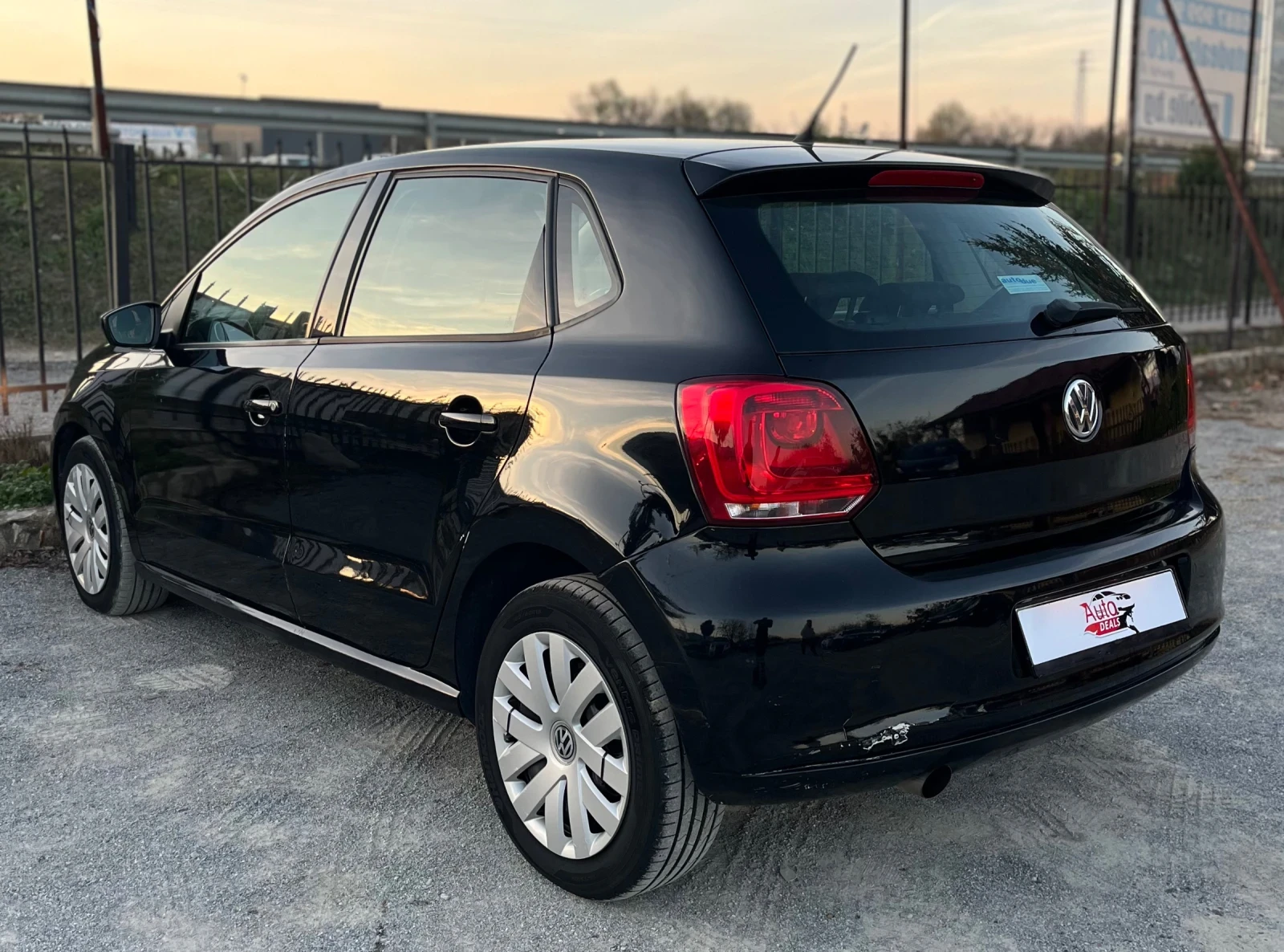 VW Polo 1.6i* ФАБРИЧНА ГАЗ - изображение 7