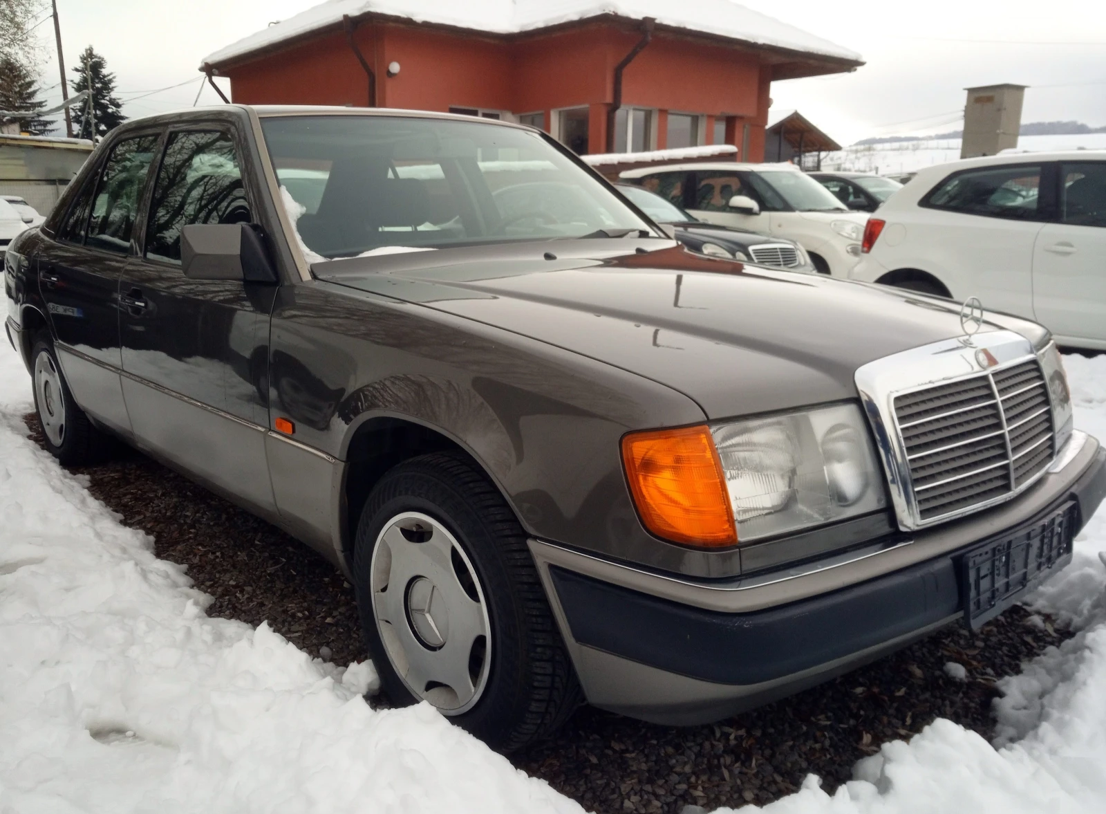 Mercedes-Benz 124 200E - изображение 2