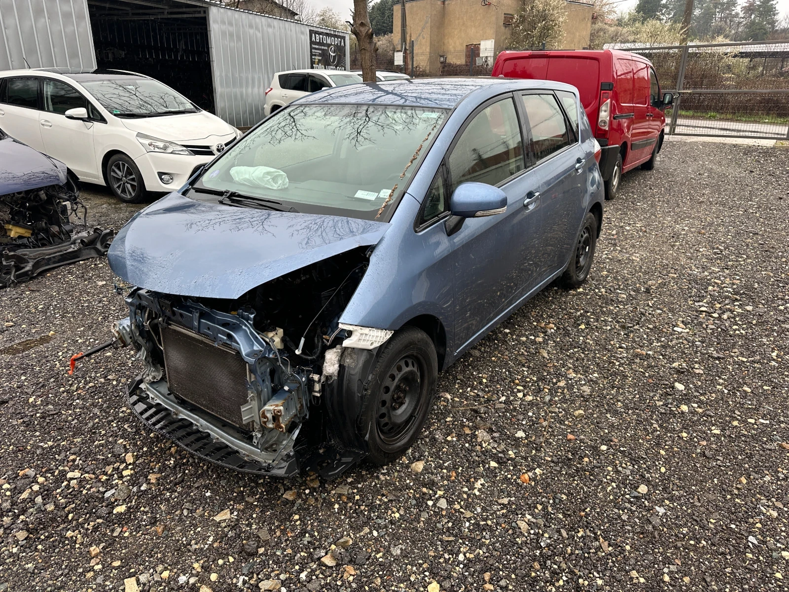 Toyota Verso S 1.33 vvti 98кс CVT На части! - изображение 3