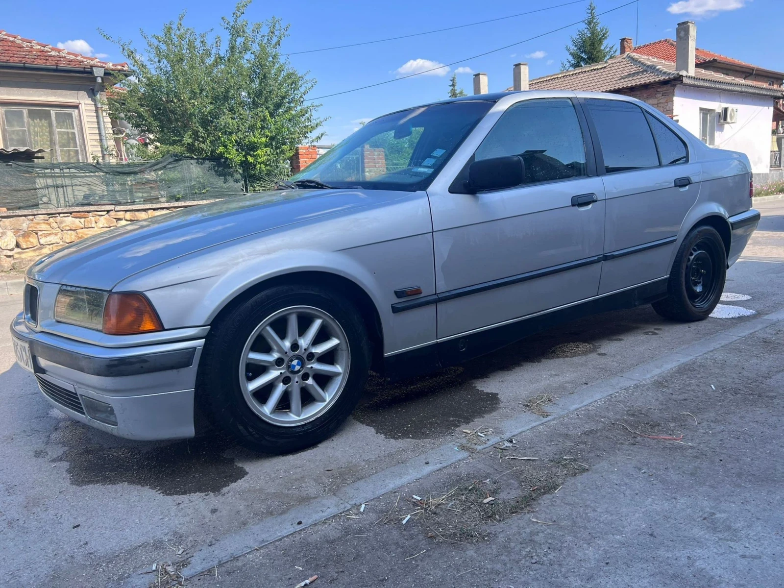 BMW 320  - изображение 6