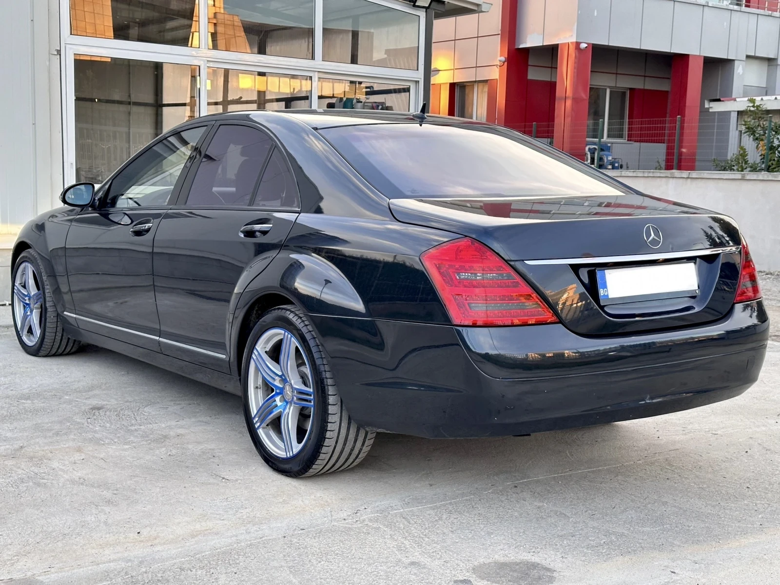 Mercedes-Benz S 500 Газ/Бензин* Keyless* Distronic* Подгрев* Обдухване - изображение 5