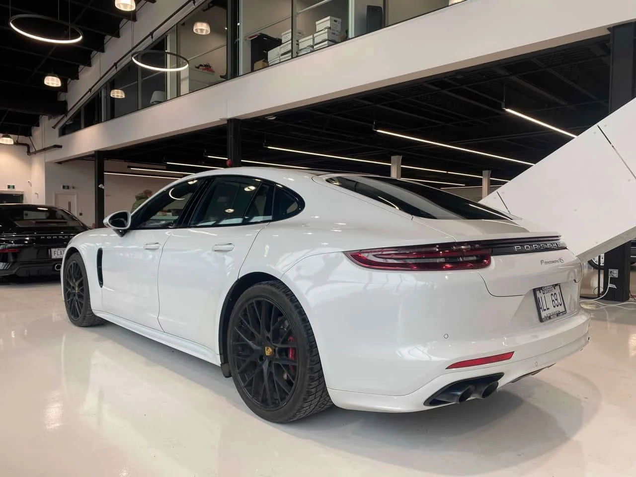 Porsche Panamera * 4S * CARFAX * ЦЕНА ДО БГ, снимка 2 - Автомобили и джипове - 53846834