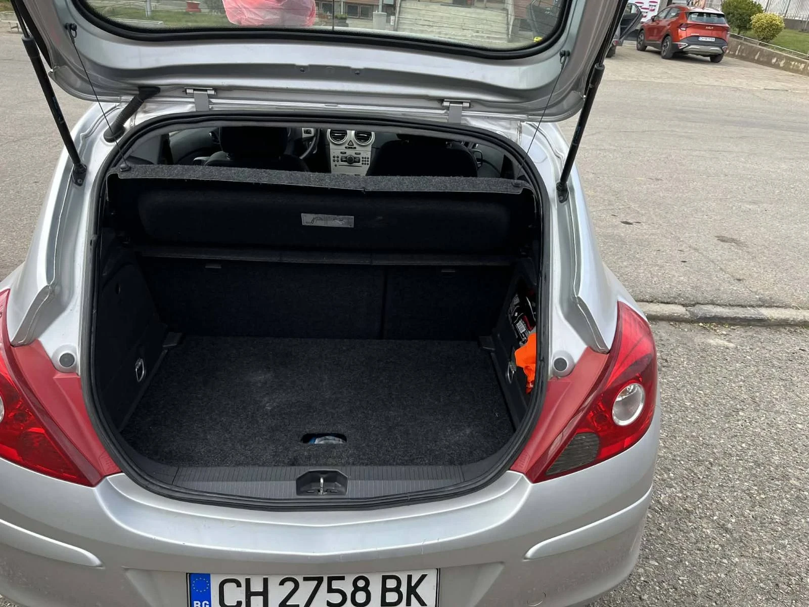 Opel Corsa 1.2, снимка 10 - Автомобили и джипове - 53942350