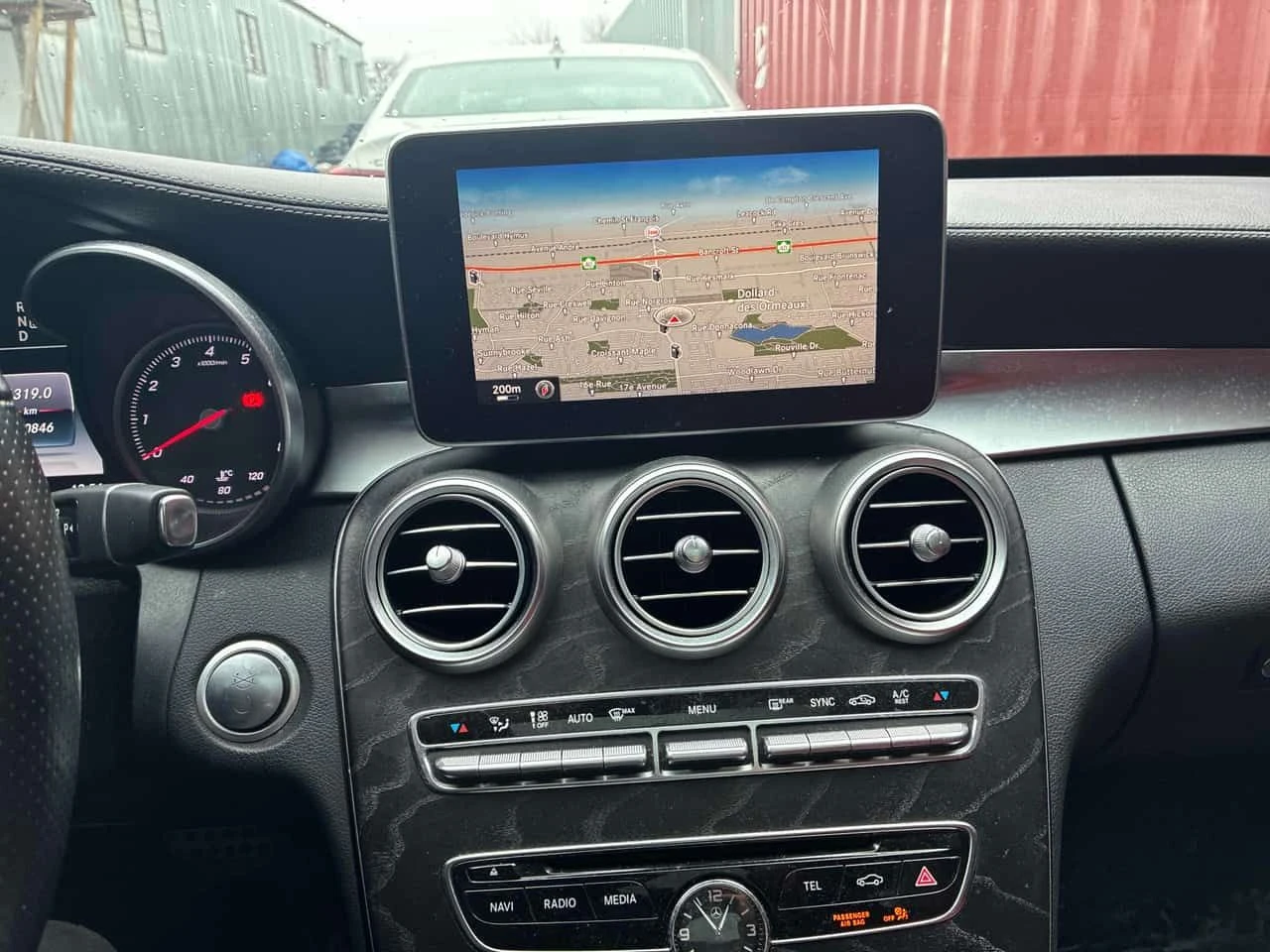 Mercedes-Benz C 400 4МАTIC* DISTRONIC* BURMESTER* PANO* , снимка 9 - Автомобили и джипове - 54184971