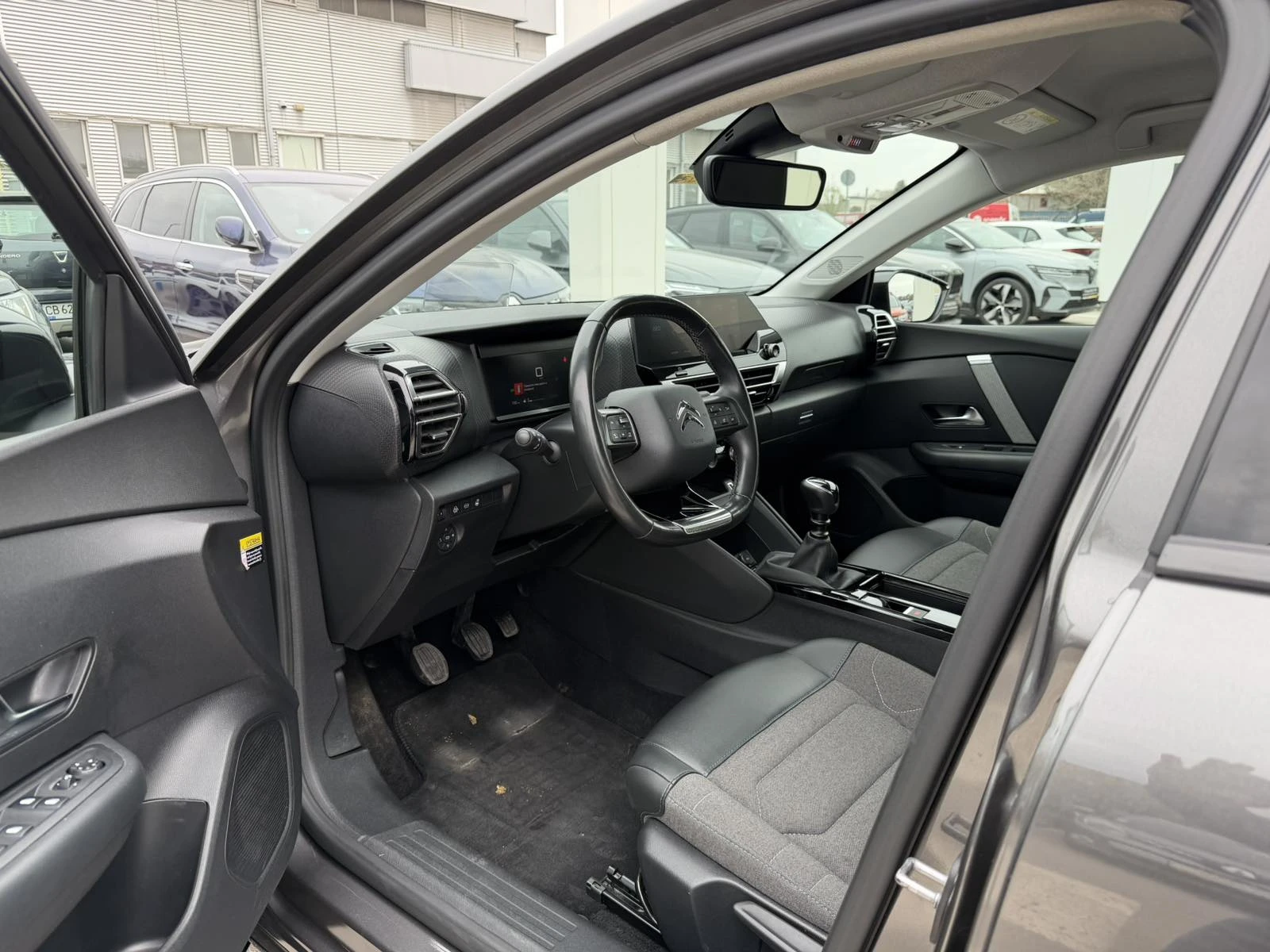 Citroen C4 1.2i Pure Tech 130k.c., снимка 9 - Автомобили и джипове - 54291024