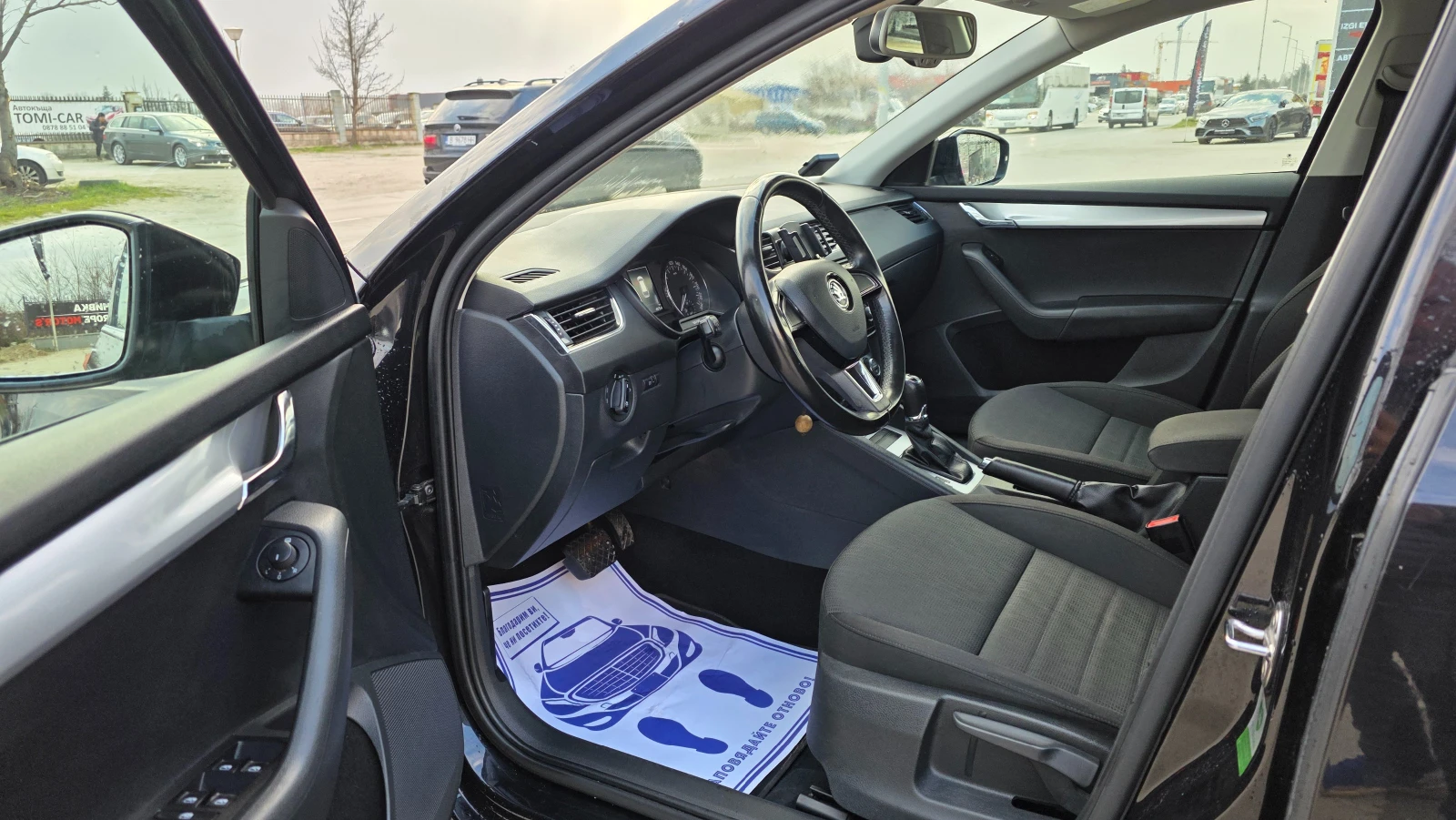 Skoda Octavia KATO ЧИСТО НОВ, снимка 6 - Автомобили и джипове - 54568671