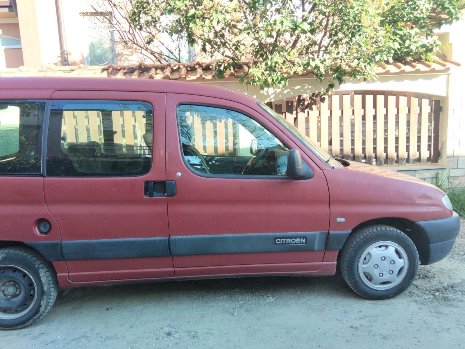 Citroen Berlingo 1.9, снимка 2 - Автомобили и джипове - 54568786