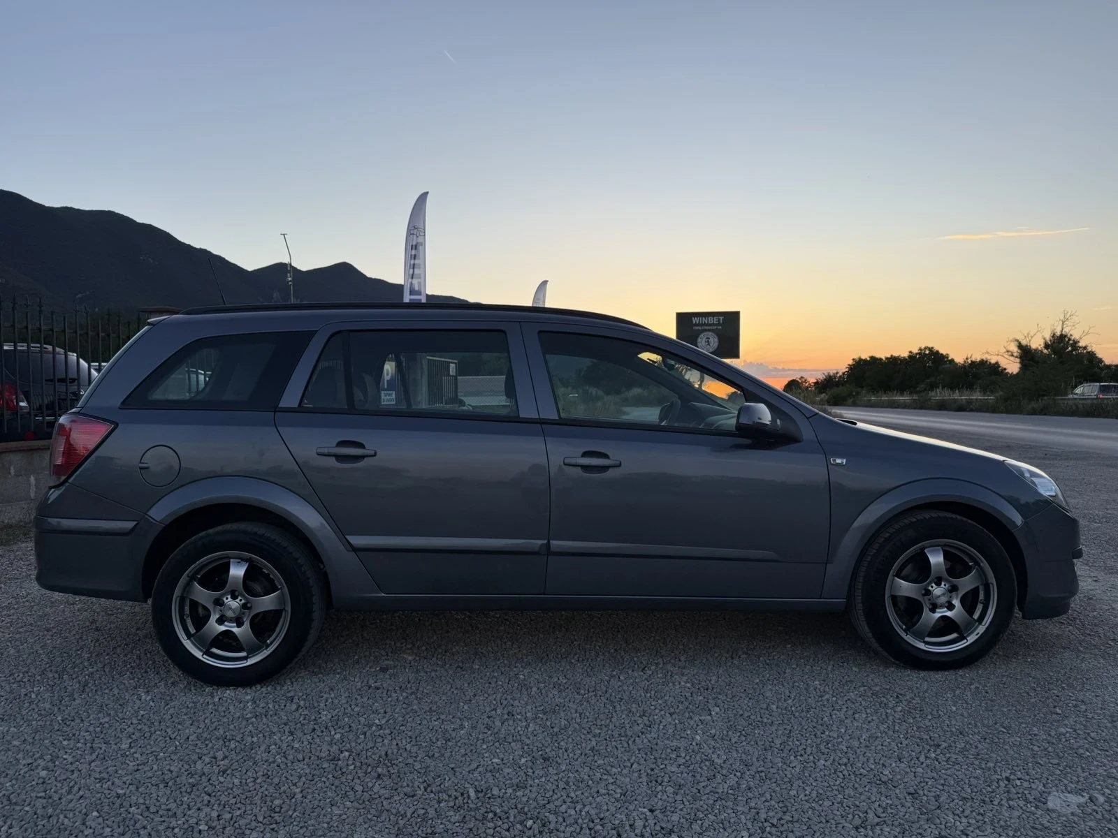 Opel Astra 1.6 I 105 К.с., снимка 5 - Автомобили и джипове - 55108052
