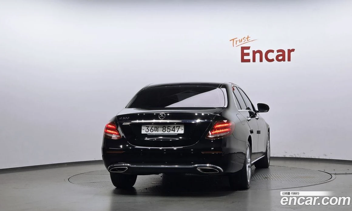 Mercedes-Benz E 200 E200 Avantgarde, снимка 4 - Автомобили и джипове - 55697215