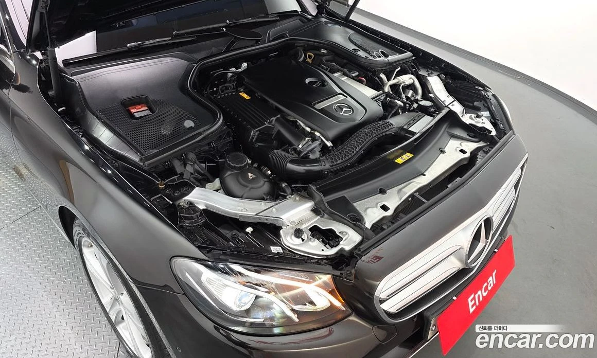Mercedes-Benz E 200 E200 Avantgarde, снимка 6 - Автомобили и джипове - 55697215
