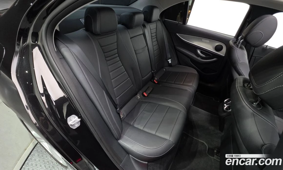 Mercedes-Benz E 200 E200 Avantgarde, снимка 16 - Автомобили и джипове - 55697215