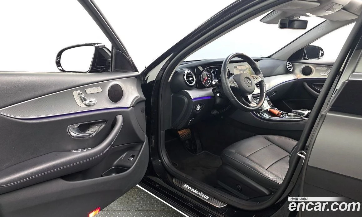 Mercedes-Benz E 200 E200 Avantgarde, снимка 13 - Автомобили и джипове - 55697215