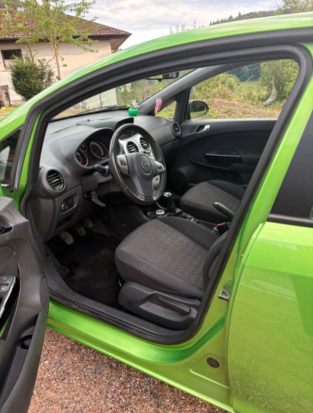 Opel Corsa D, снимка 4 - Автомобили и джипове - 56341731