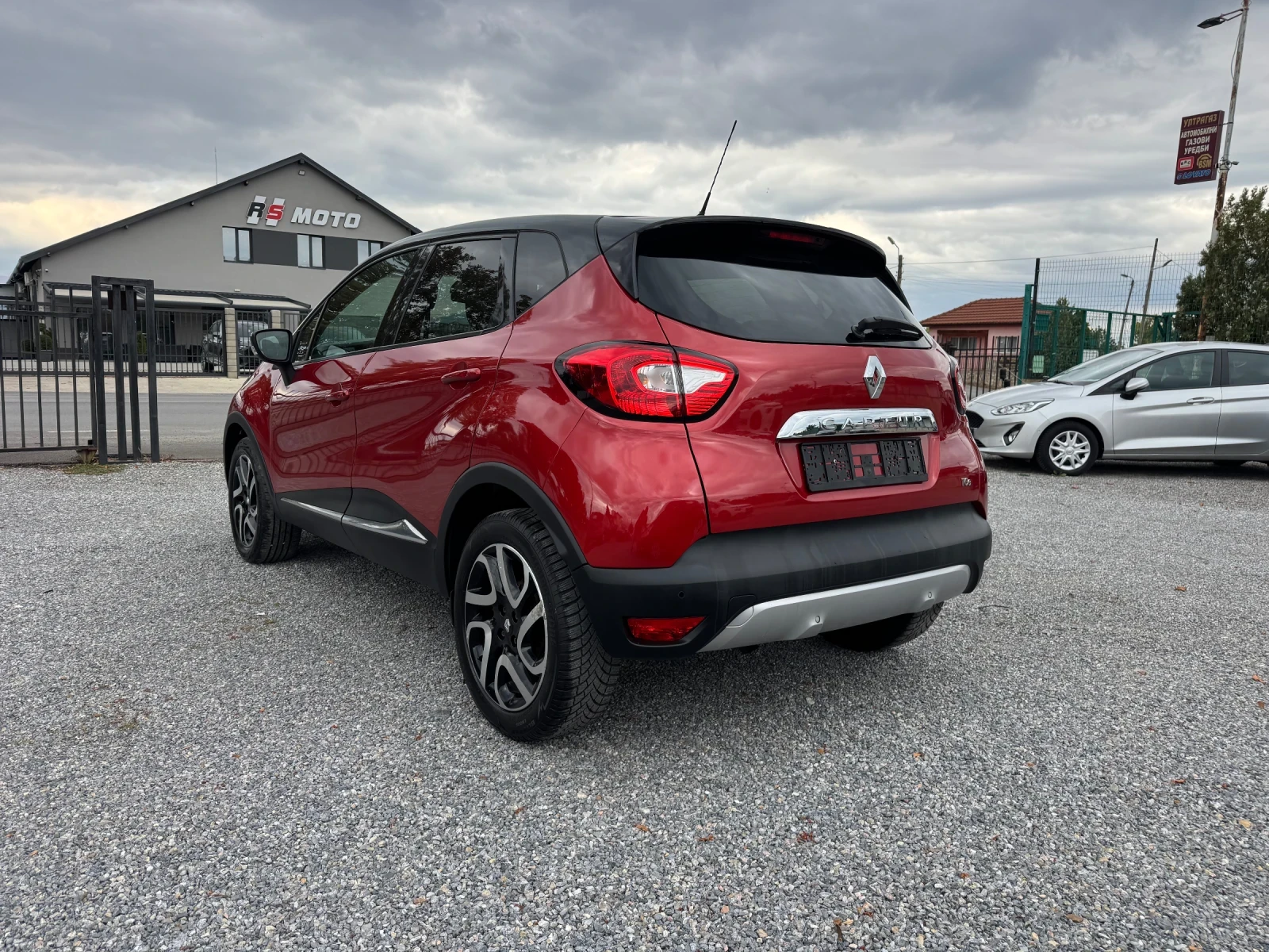 Renault Captur 1.2Tce Automatic! NAVI!! Keyless!! Camera!!, снимка 5 - Автомобили и джипове - 56236886