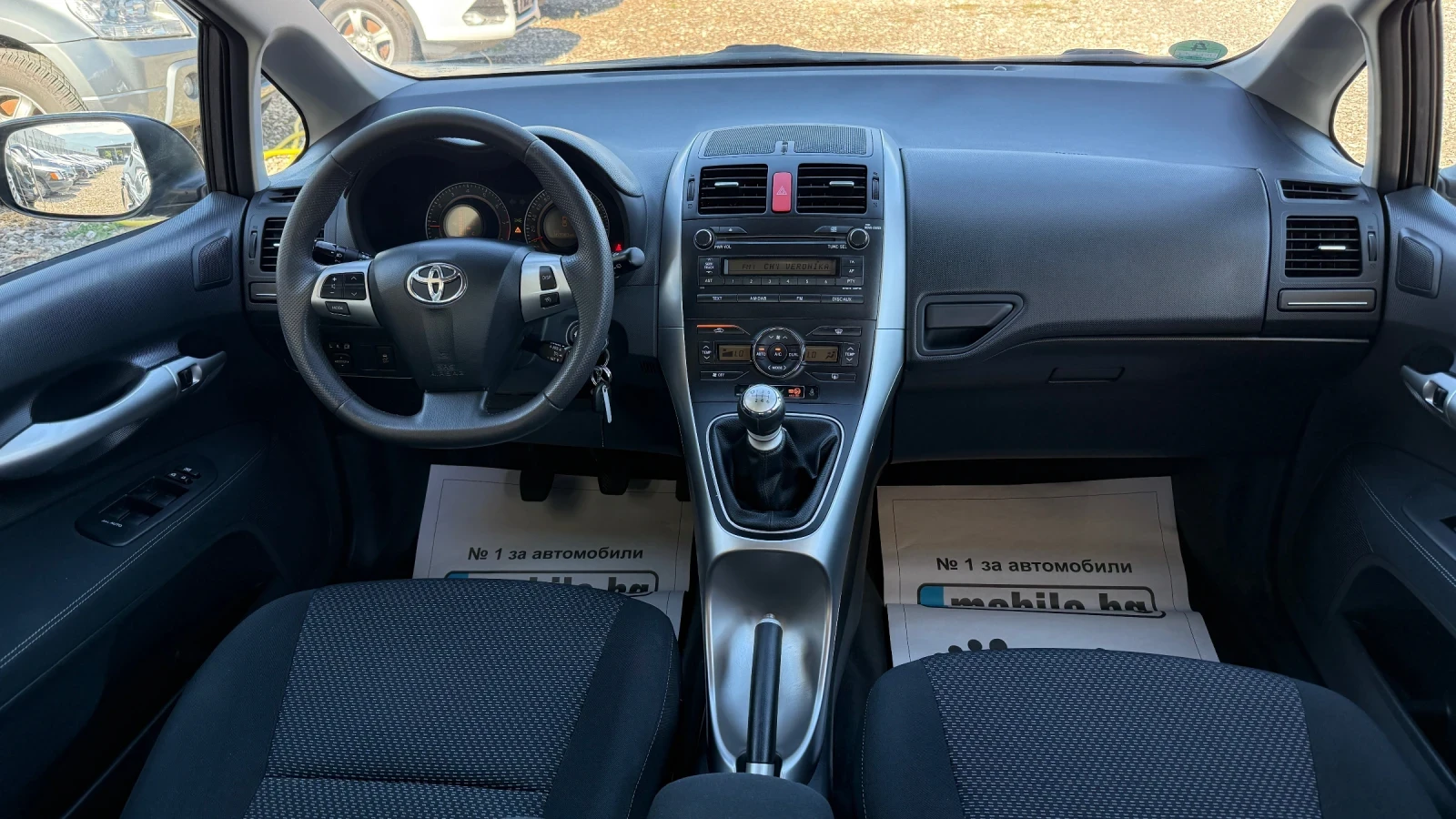 Toyota Auris 1.6 i 136 ps, снимка 11 - Автомобили и джипове - 56330224