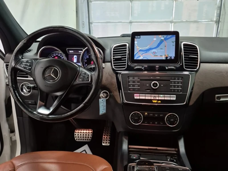 Mercedes-Benz GLE 400 AMG Line * CARFAX * ОПЦИЯ ЗА ФИНАНСИРАНЕ * , снимка 7 - Автомобили и джипове - 53238842