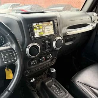 Jeep Wrangler Sahara/КОЖА/ПОДГРЕВ/ЛЕБЕДКА/CARFAX/ФИНАНСИРАНЕ, снимка 8 - Автомобили и джипове - 54830982