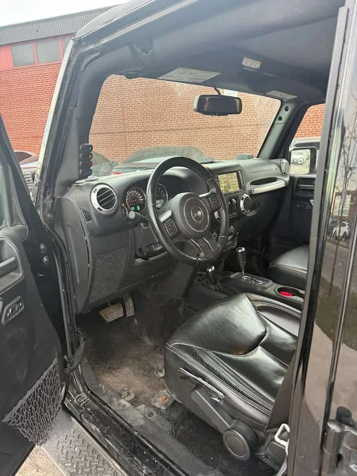 Jeep Wrangler Sahara/КОЖА/ПОДГРЕВ/ЛЕБЕДКА/CARFAX/ФИНАНСИРАНЕ, снимка 6 - Автомобили и джипове - 54830982