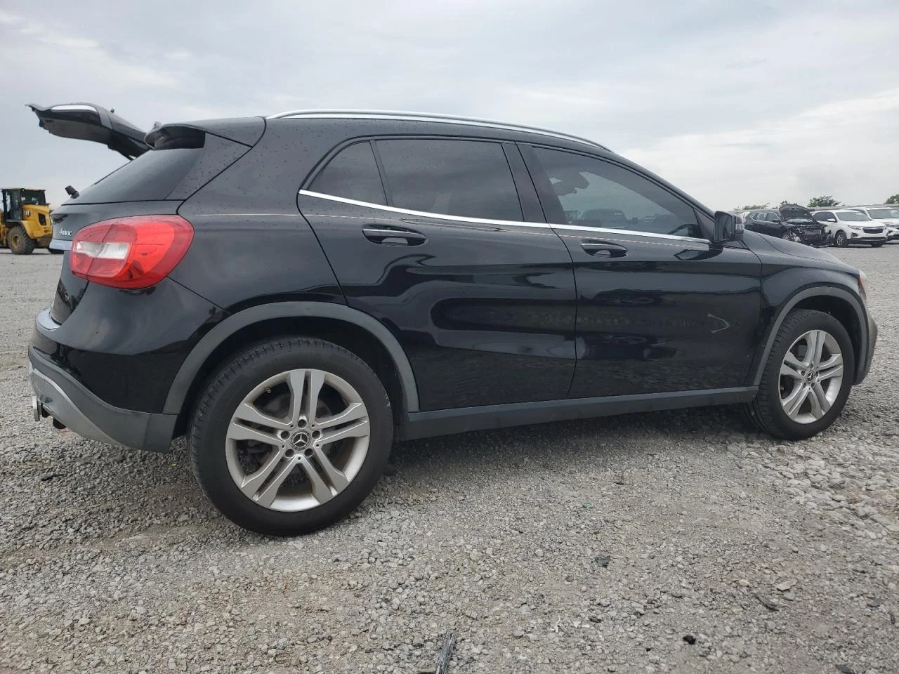 Mercedes-Benz GLA 250 4MATIC * Възможност за лизинг*  - изображение 4