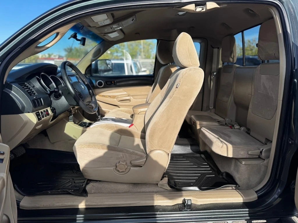 Toyota Tacoma * CARFAX *    | Mobile.bg   11