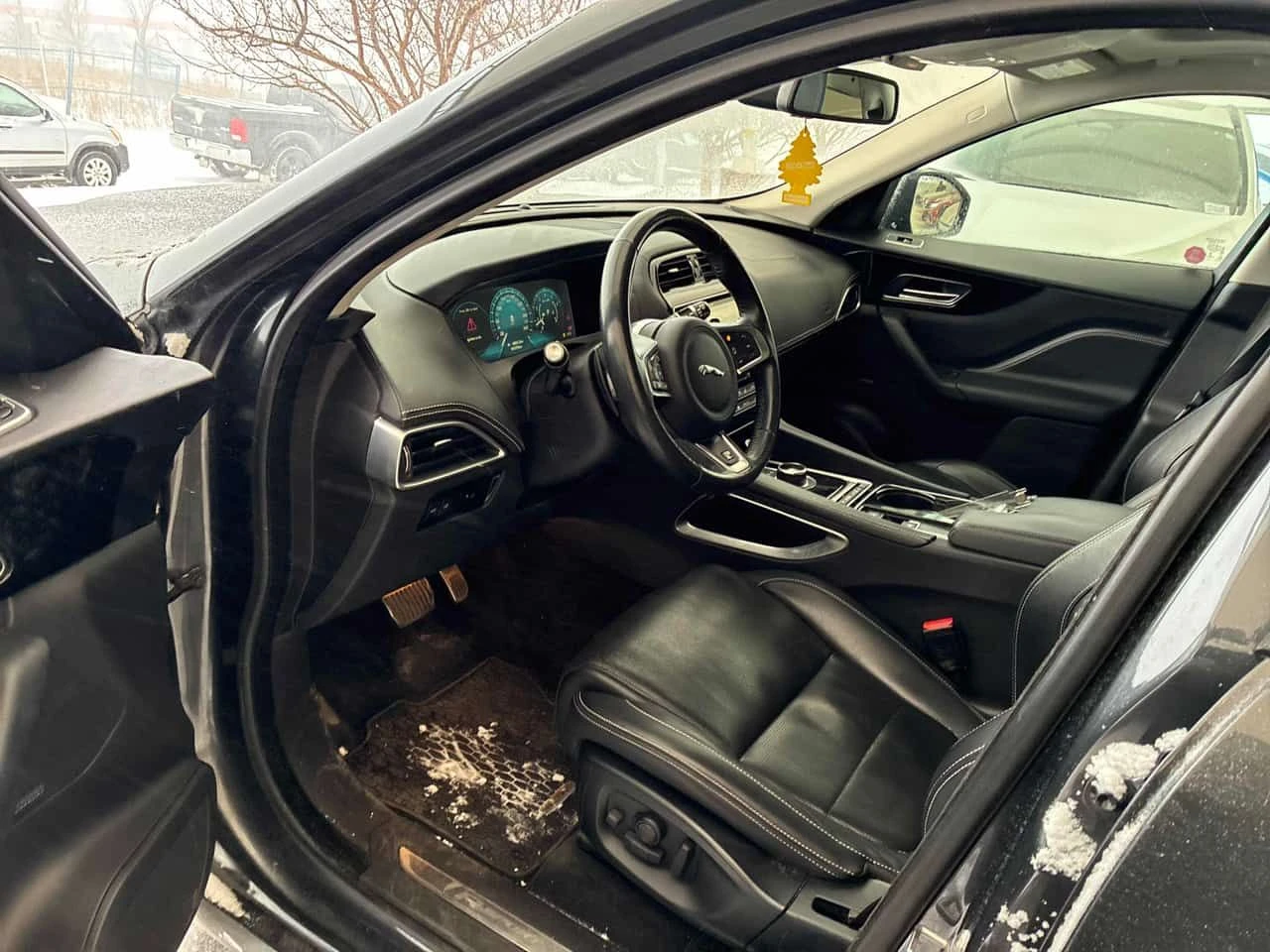 Jaguar F-PACE * 35t R Sport * CARFAX * ЦЕНА ДО БГ - изображение 5