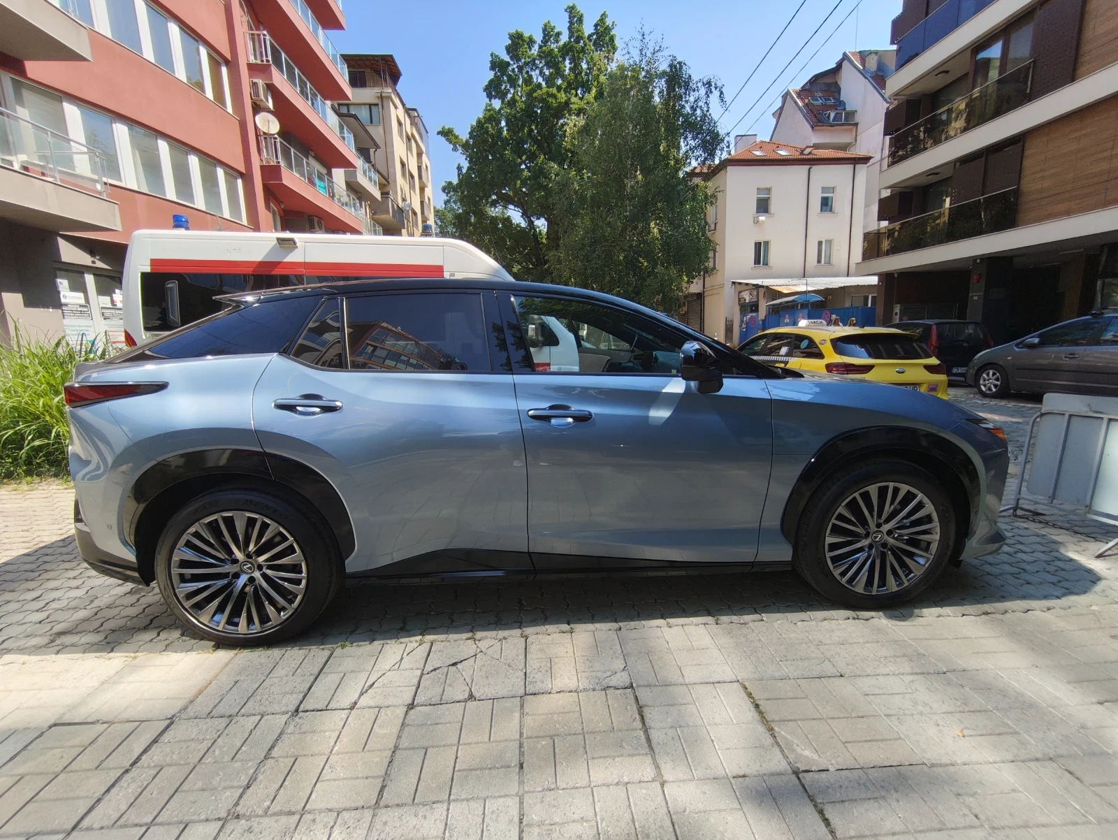 Lexus RZ RZ 500e DIRECT4 Luxury AWD | NEU | НАЛИЧЕН, снимка 4 - Автомобили и джипове - 54360286