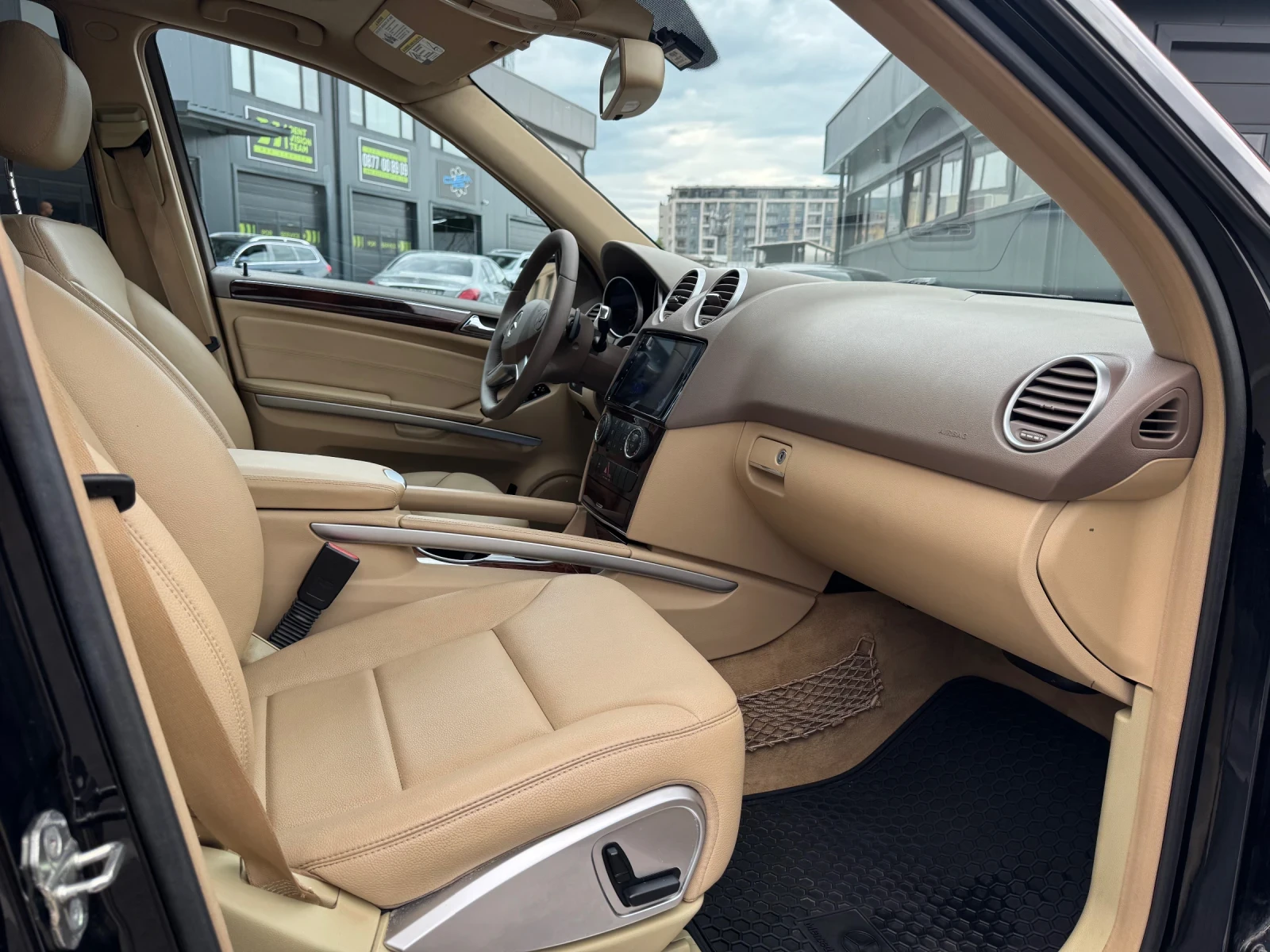 Mercedes-Benz ML 350, снимка 11 - Автомобили и джипове - 54630982
