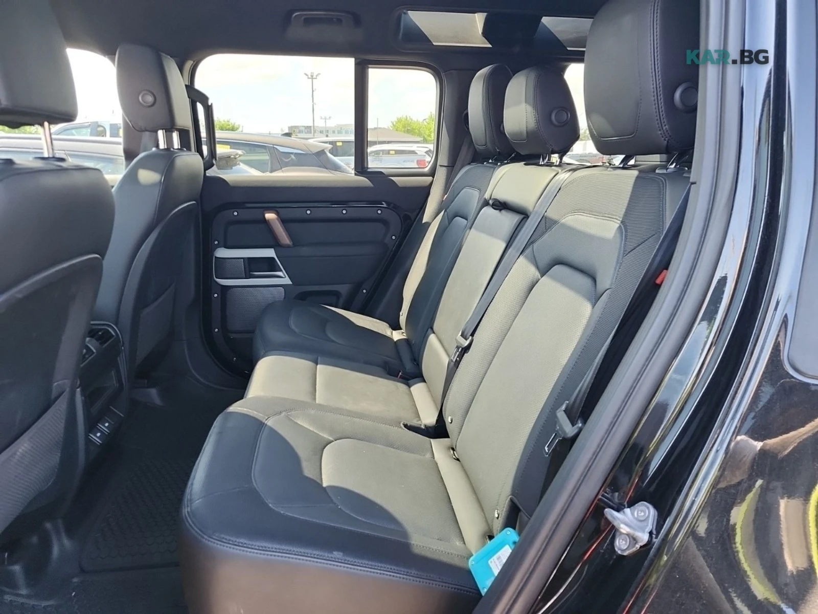 Land Rover Defender X-DYNAMIC SE * AвтоКредит * (ЦЕНА ДО БГ), снимка 15 - Автомобили и джипове - 54826491