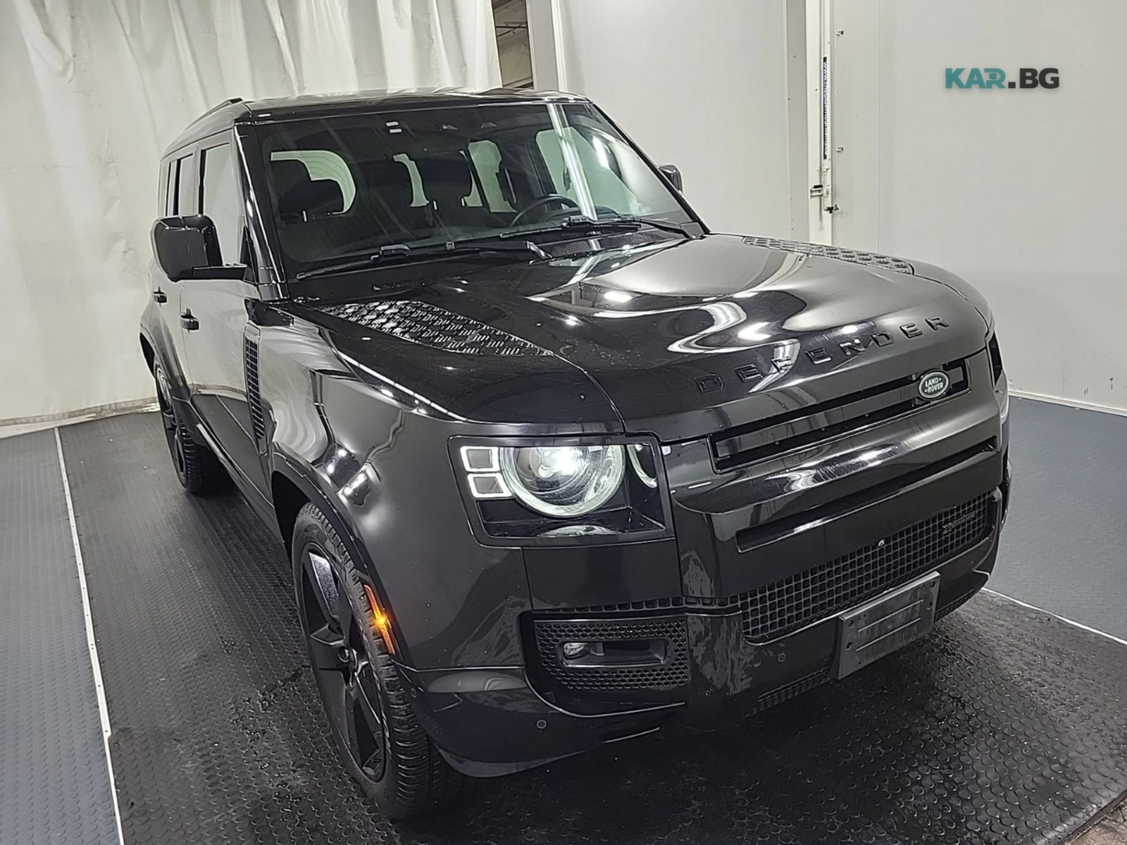 Land Rover Defender X-DYNAMIC SE * AвтоКредит * (ЦЕНА ДО БГ), снимка 2 - Автомобили и джипове - 54826491