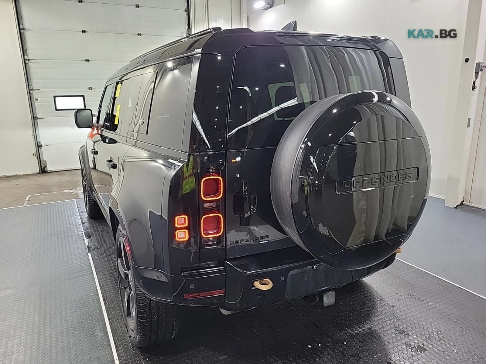 Land Rover Defender X-DYNAMIC SE * AвтоКредит * (ЦЕНА ДО БГ), снимка 5 - Автомобили и джипове - 54826491