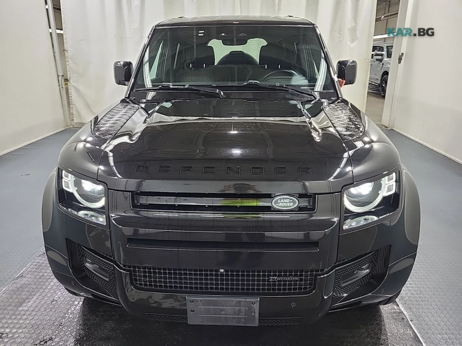 Land Rover Defender X-DYNAMIC SE * AвтоКредит * (ЦЕНА ДО БГ), снимка 3 - Автомобили и джипове - 54826491