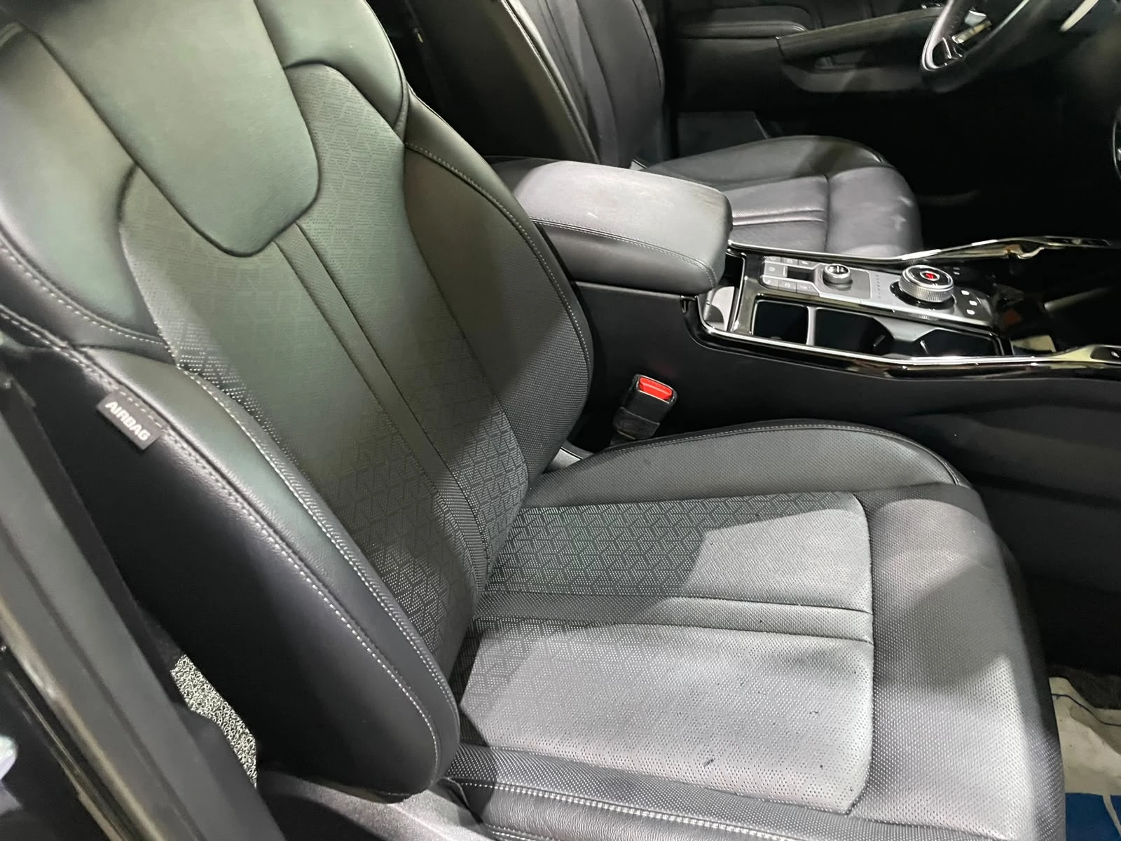 Kia Sorento 2.2 ! 4WD ! Noblesse !, снимка 10 - Автомобили и джипове - 55314162
