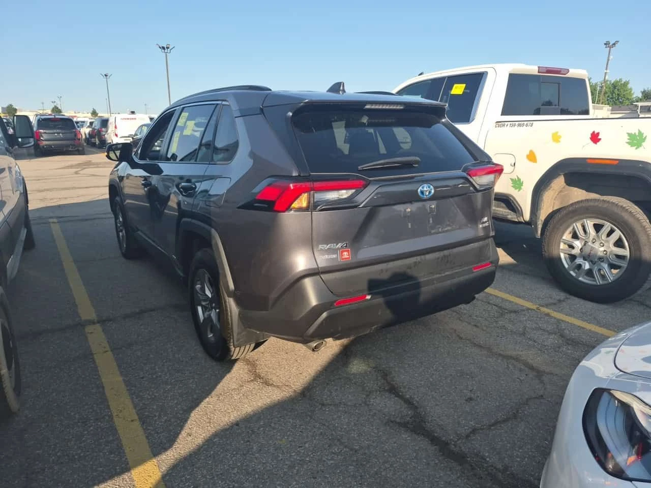 Toyota Rav4 * HYBRID XLE * CARFAX * БЕЗ ПЪРВОНАЧАЛНА ВНОСКА, снимка 4 - Автомобили и джипове - 55431906