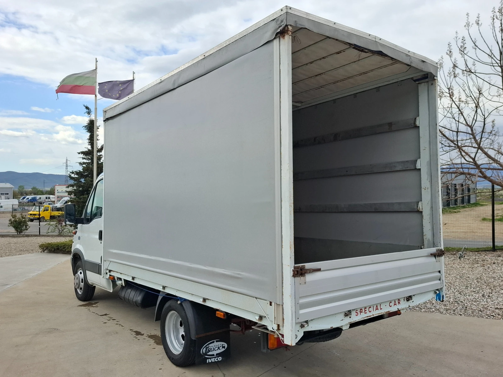 Iveco Daily До3.5т/2.8/Климатик, снимка 2 - Бусове и автобуси - 54143556