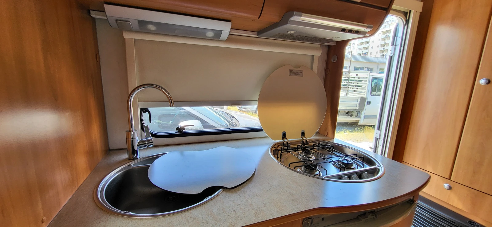 Каравана HYMER / ERIBA NOVA 435 - изображение 4