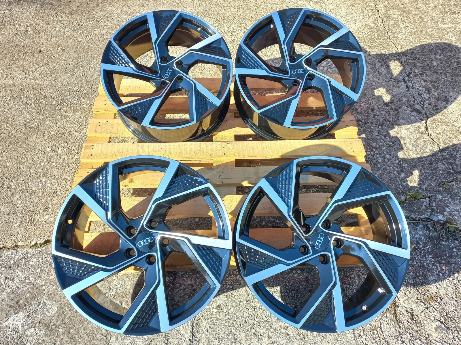 Джанти за Audi, снимка 4 - Гуми и джанти - 53953437