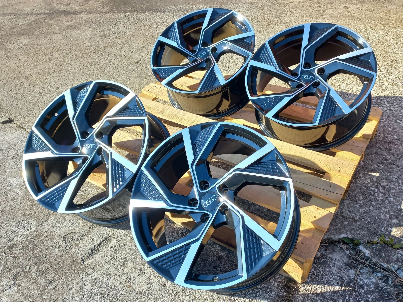 Джанти за Audi, снимка 3 - Гуми и джанти - 53953437