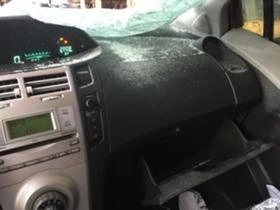 Toyota Yaris 1.0i, снимка 9