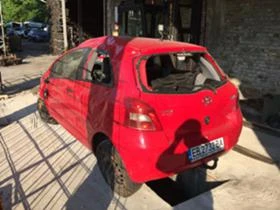 Toyota Yaris 1.0i, снимка 1