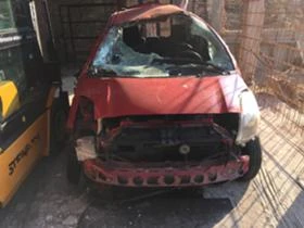Toyota Yaris 1.0i, снимка 2