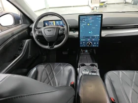Ford Mustang Mach-E 99kwh Очакван Внос, снимка 12