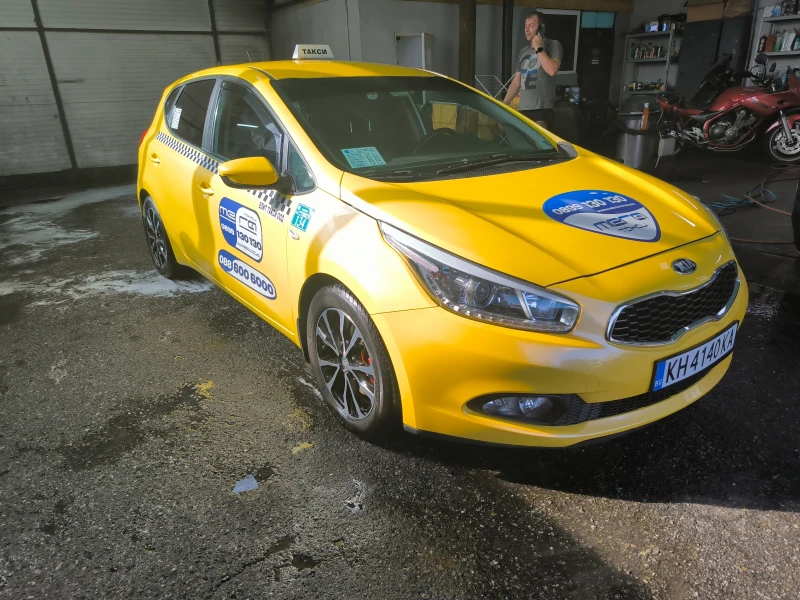 Kia Ceed, снимка 3 - Автомобили и джипове - 47564522