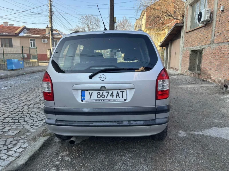 Opel Zafira 1.6 МЕТАН, снимка 4 - Автомобили и джипове - 48730157