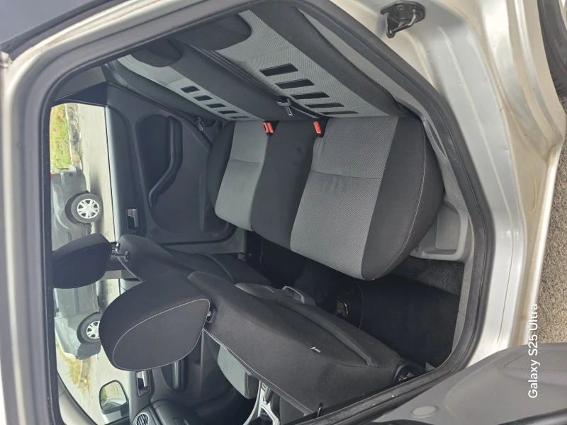 Ford Focus БЕНЗИН/ГАЗ, снимка 13 - Автомобили и джипове - 51842159