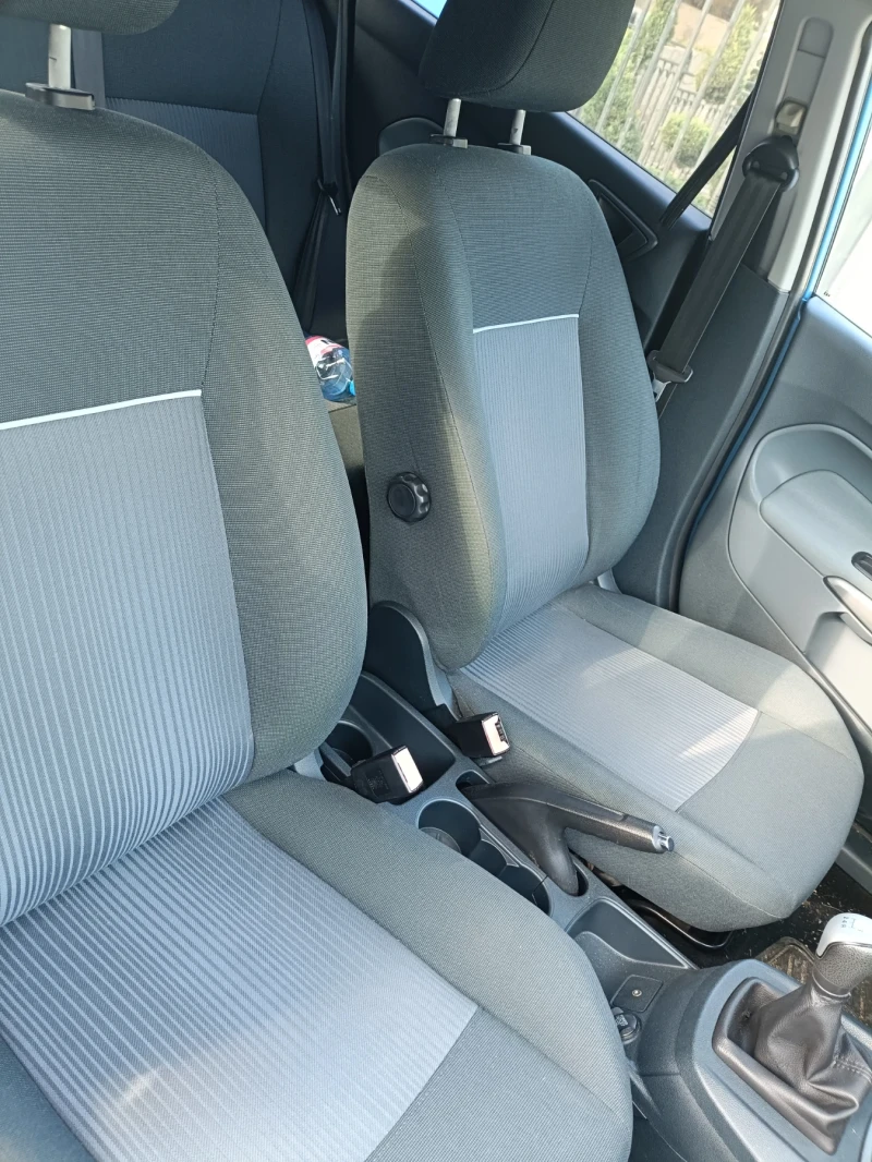 Ford Fiesta 1.6 Econetic дизел 95к.с., снимка 9 - Автомобили и джипове - 52830636