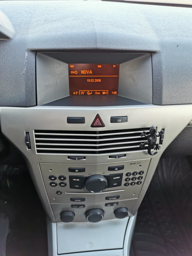 Opel Astra, снимка 10 - Автомобили и джипове - 52768602