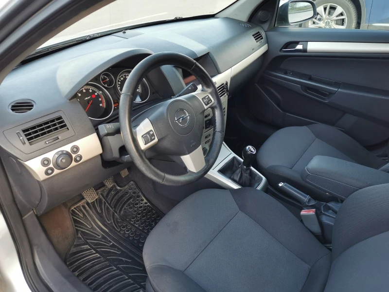 Opel Astra, снимка 8 - Автомобили и джипове - 52768602