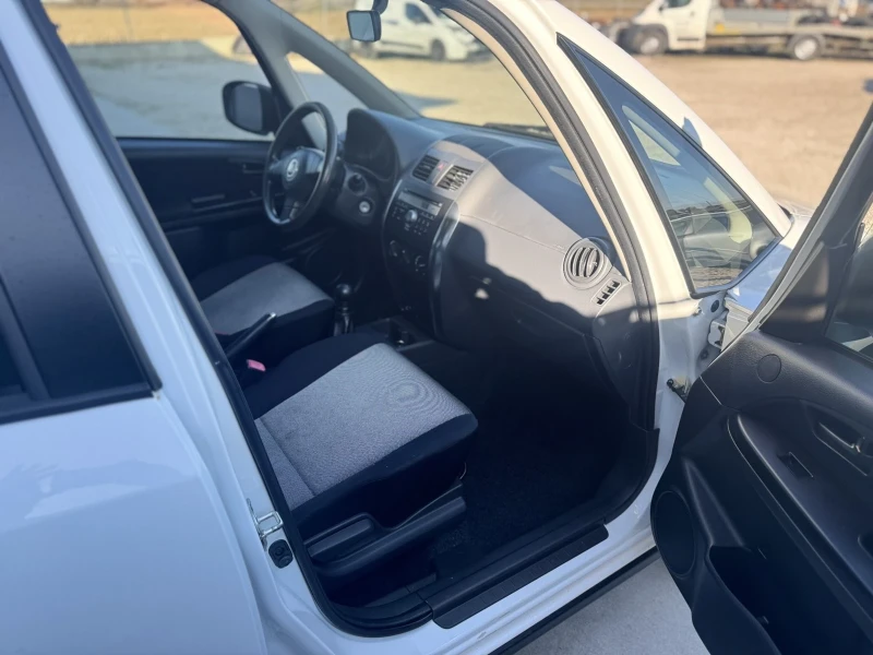 Fiat Sedici 1.6/120кс 4х4 Климатик EURO5, снимка 14 - Автомобили и джипове - 52790397