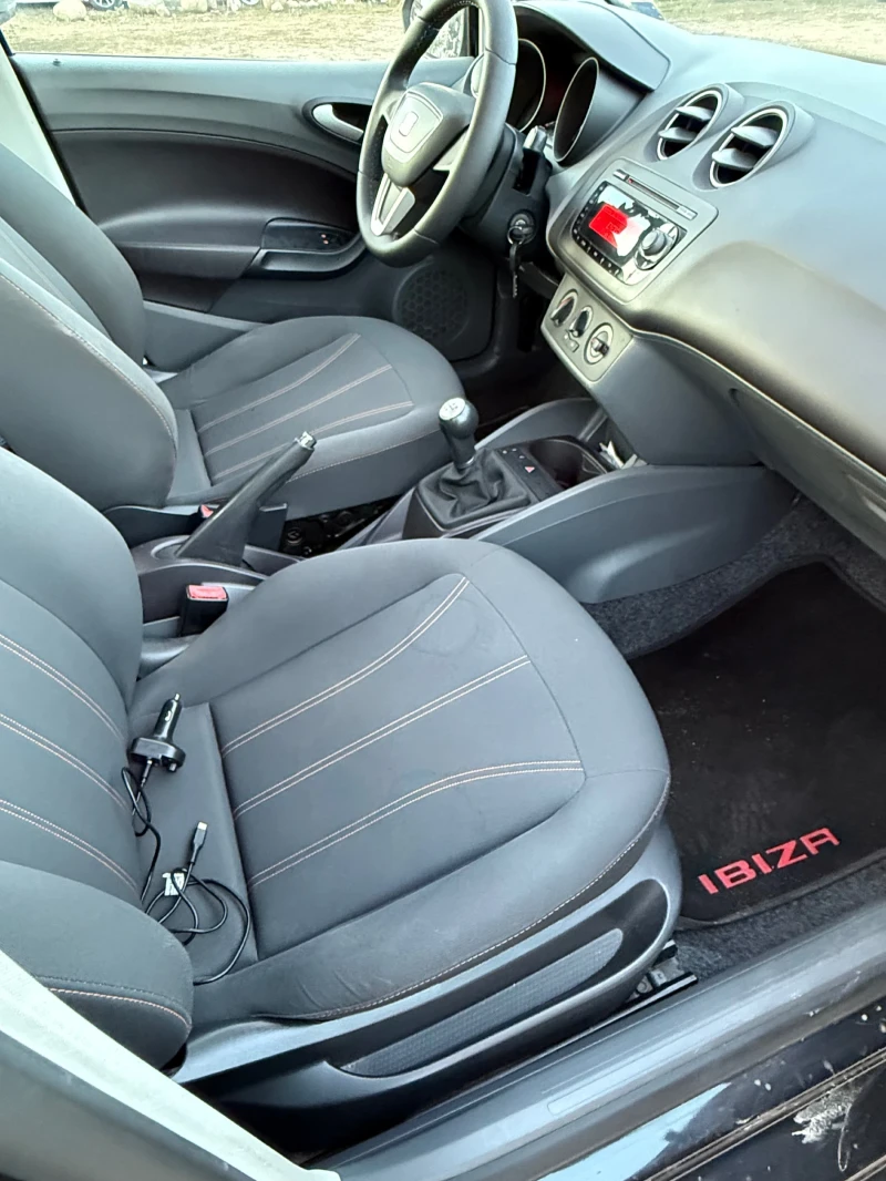 Seat Ibiza НОВ ВНОС Бензин климатик120000 км, снимка 12 - Автомобили и джипове - 52905139